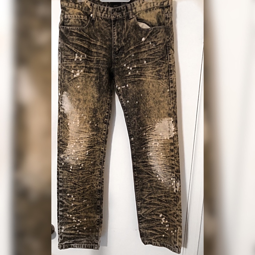 Distressed Jeans.